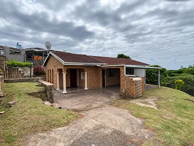 3 Bedroom House For Sale in Chatsworth - i0kh.webp