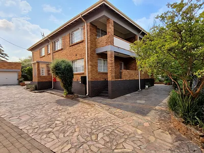 2 Bedroom Apartment For Sale in Germiston - V26R.webp