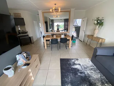 2 Bedroom Apartment To Rent in Edenvale - img