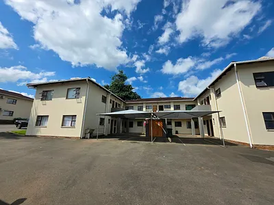 2 Bedroom Apartment For Sale in Empangeni - YcQg.webp