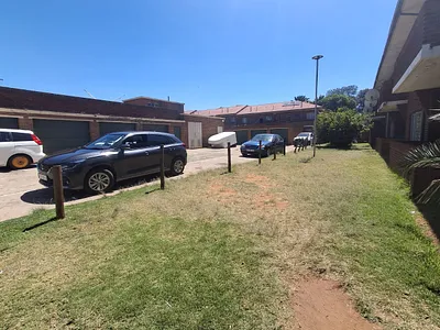 2 Bedroom Townhouse For Sale in Germiston - i9KF.webp
