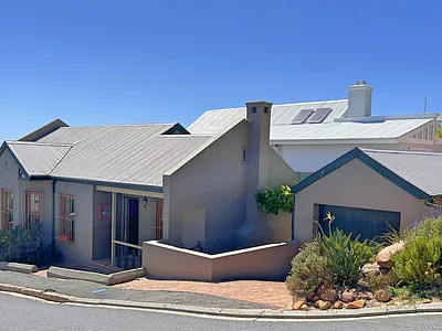 3 Bedroom House To Rent in Simons Town - Tty4.webp