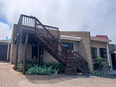 3 Bedroom House For Sale in Mossel Bay - img