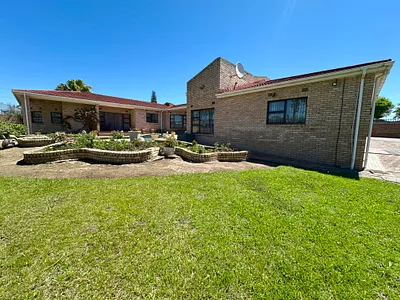 5 Bedroom House For Sale in Mthatha - 3HpB.webp