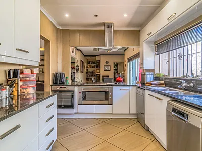 3 Bedroom House For Sale in Edenvale - img