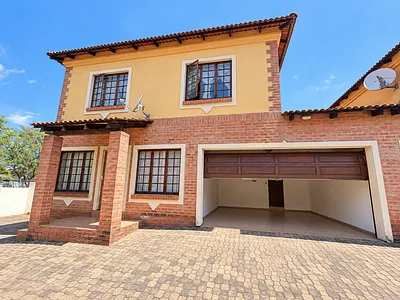 4 Bedroom Townhouse For Sale in Louis Trichardt - img