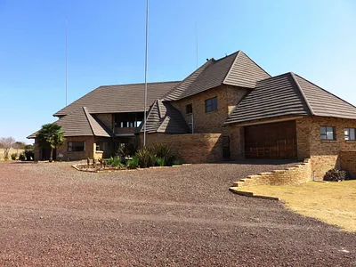 6 Bedroom House For Sale in Oranjeville - img