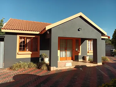 3 Bedroom House For Sale in Akasia - img