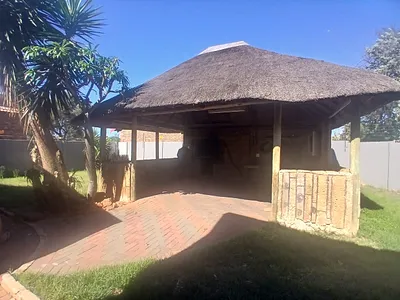 3 Bedroom House For Sale in Akasia - img