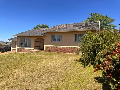 3 Bedroom House For Sale in King Williams Town - 9mDm.webp