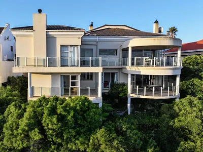 5 Bedroom House For Sale in Stilbaai West, Stilbaai - 5alf.webp