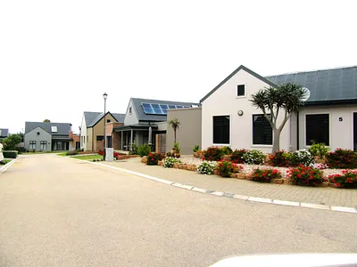 3 Bedroom House For Sale in Hartenbos - 5da8.webp