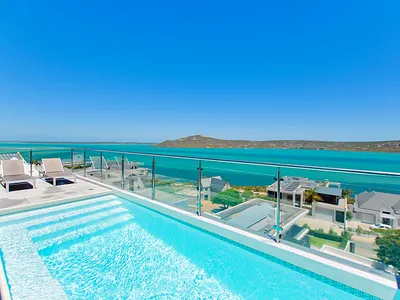 6 Bedroom House For Sale in Langebaan - 5J0p.webp