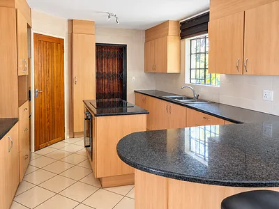 4 Bedroom House For Sale in Midrand - 4ggK.webp
