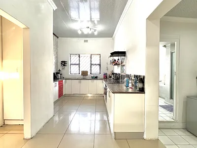 2 Bedroom House To Rent in Milnerton - 3SzK.webp