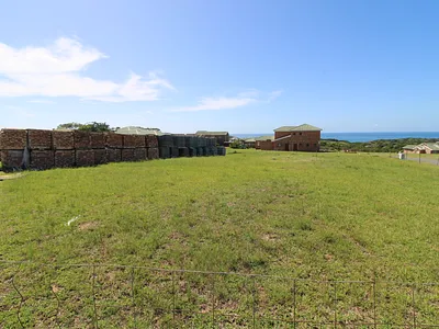 Vacant Land For Sale in East London - 6Ipp.webp