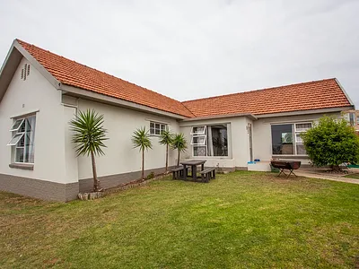 3 Bedroom House For Sale in Port Elizabeth - YjzQ.webp