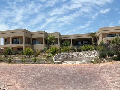 4 Bedroom House For Sale in Langebaan - 9pnG.webp