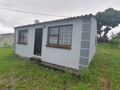 2 Bedroom House For Sale in East London - 2MZj.webp
