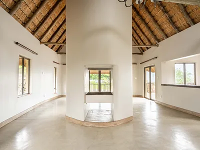 4 Bedroom House For Sale in Hillcrest - deGV.webp