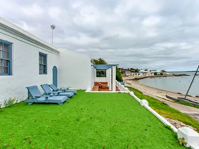 3 Bedroom House For Sale in Langebaan - p1mP.webp