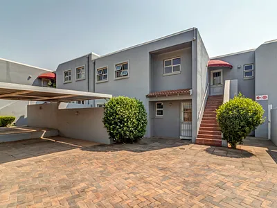 2 Bedroom Apartment For Sale in Sandton - 8tSd.webp
