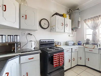 1 Bedroom Apartment For Sale in Germiston - hglo.webp