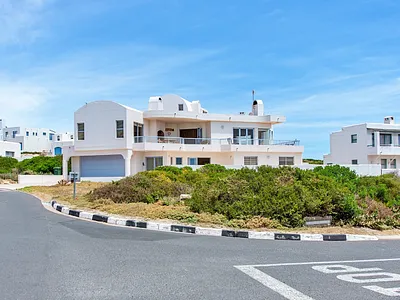 6 Bedroom House For Sale in Langebaan - KSNE.webp