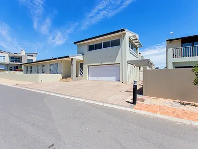 4 Bedroom House For Sale in Langebaan - Qbk3.webp