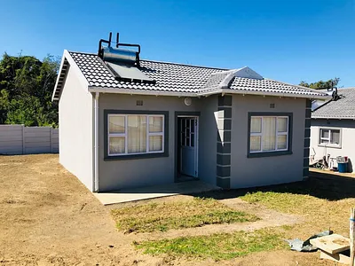 2 Bedroom House For Sale in East London - 8Cqz.webp