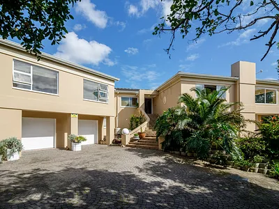 6 Bedroom House For Sale in Port Alfred - img