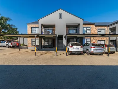 2 Bedroom Townhouse For Sale in Roodepoort - Ppnr.webp
