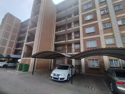 3 Bedroom Apartment For Sale in Akasia - gj8R.webp