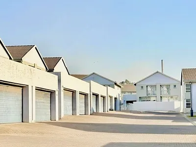 3 Bedroom Townhouse For Sale in Witbank - pht6.webp