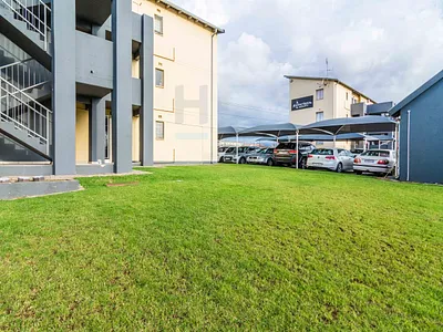 2 Bedroom Apartment For Sale in Roodepoort - G5SV.webp