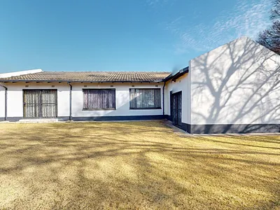 4 Bedroom House For Sale in Benoni - 8BHR.webp