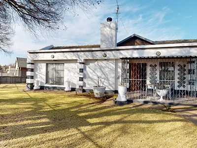 4 Bedroom House For Sale in Benoni - wNgM.webp