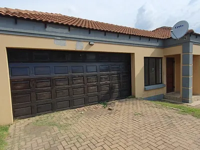 3 Bedroom House For Sale in Witbank - GwXq.webp