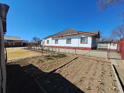 3 Bedroom House For Sale in Vrede - plgd.webp
