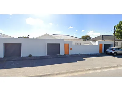 6 Bedroom House For Sale in Port Elizabeth - AdDu.webp