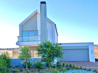 2 Bedroom House For Sale in Langebaan - I7ir.webp