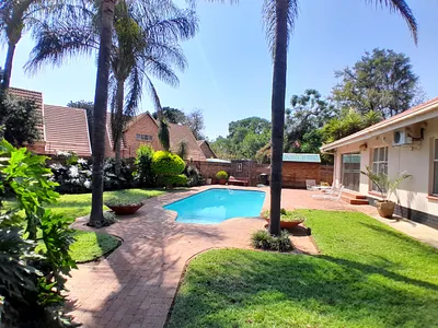 4 Bedroom House For Sale in Bo-dorp, Rustenburg - zhfd.webp
