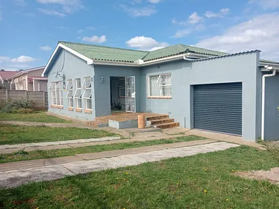 3 Bedroom House For Sale in Uitenhage - NDjn.webp