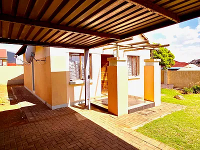 2 Bedroom House For Sale in Witbank - AoXs.webp