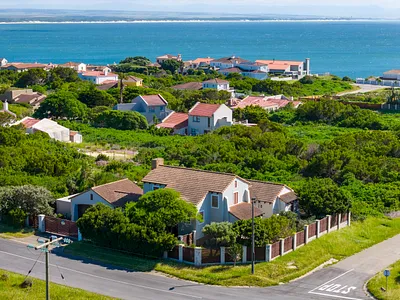 3 Bedroom House For Sale in St Francis On Sea, St Francis Bay - fX6J.webp