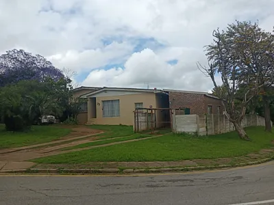 3 Bedroom House For Sale in Uitenhage - cJJj.webp