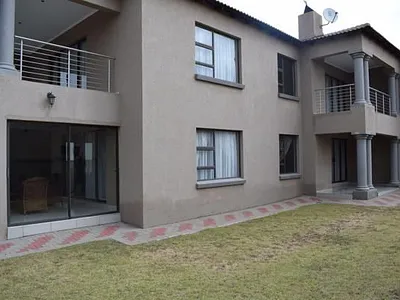 4 Bedroom House For Sale in Witbank - sr7Q.webp