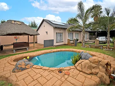 3 Bedroom House For Sale in Randfontein - idJZ.webp