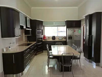 6 Bedroom House For Sale in Uitenhage - S1hG.webp