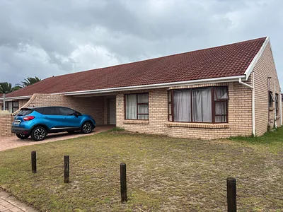 2 Bedroom Townhouse For Sale in Port Elizabeth - l5ta.webp